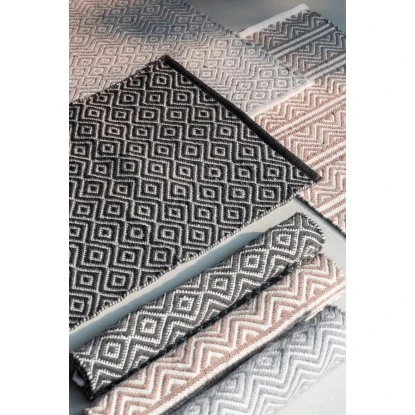 Wenko Badematte Turpan Aus Recycelten PET Flaschen 50 Cm X 80 Cm 9 Wenko Badematte Turpan Aus Recycelten PET Flaschen 50 Cm X 80 Cm – Bild 7